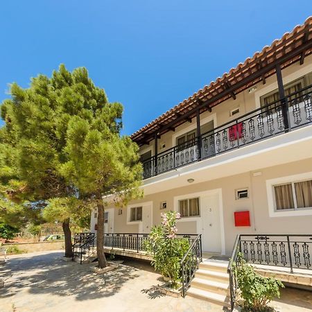 Karras Livin Laganas Exterior foto