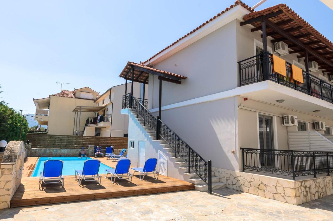 Karras Livin Laganas Exterior foto