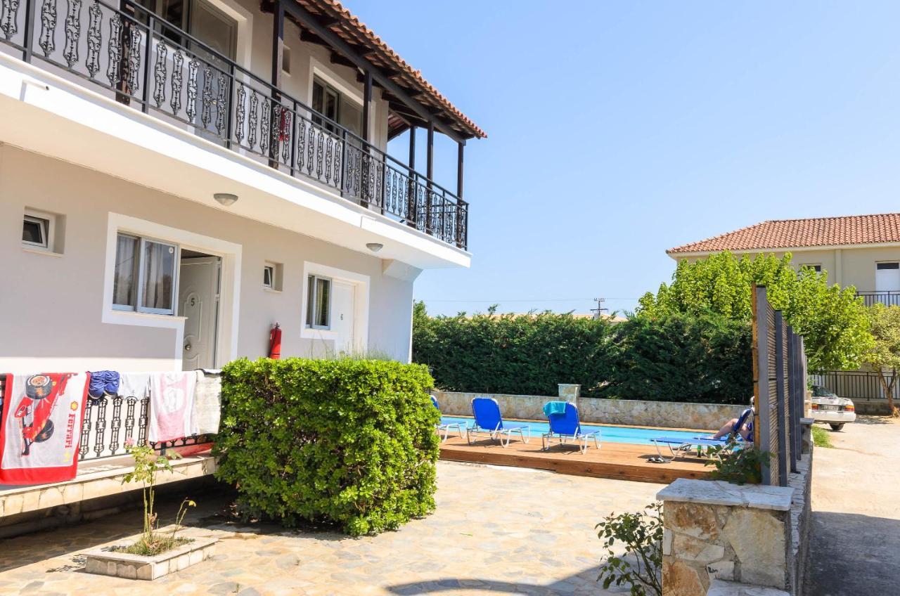 Karras Livin Laganas Exterior foto