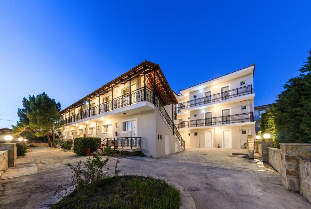 Karras Livin Laganas Exterior foto